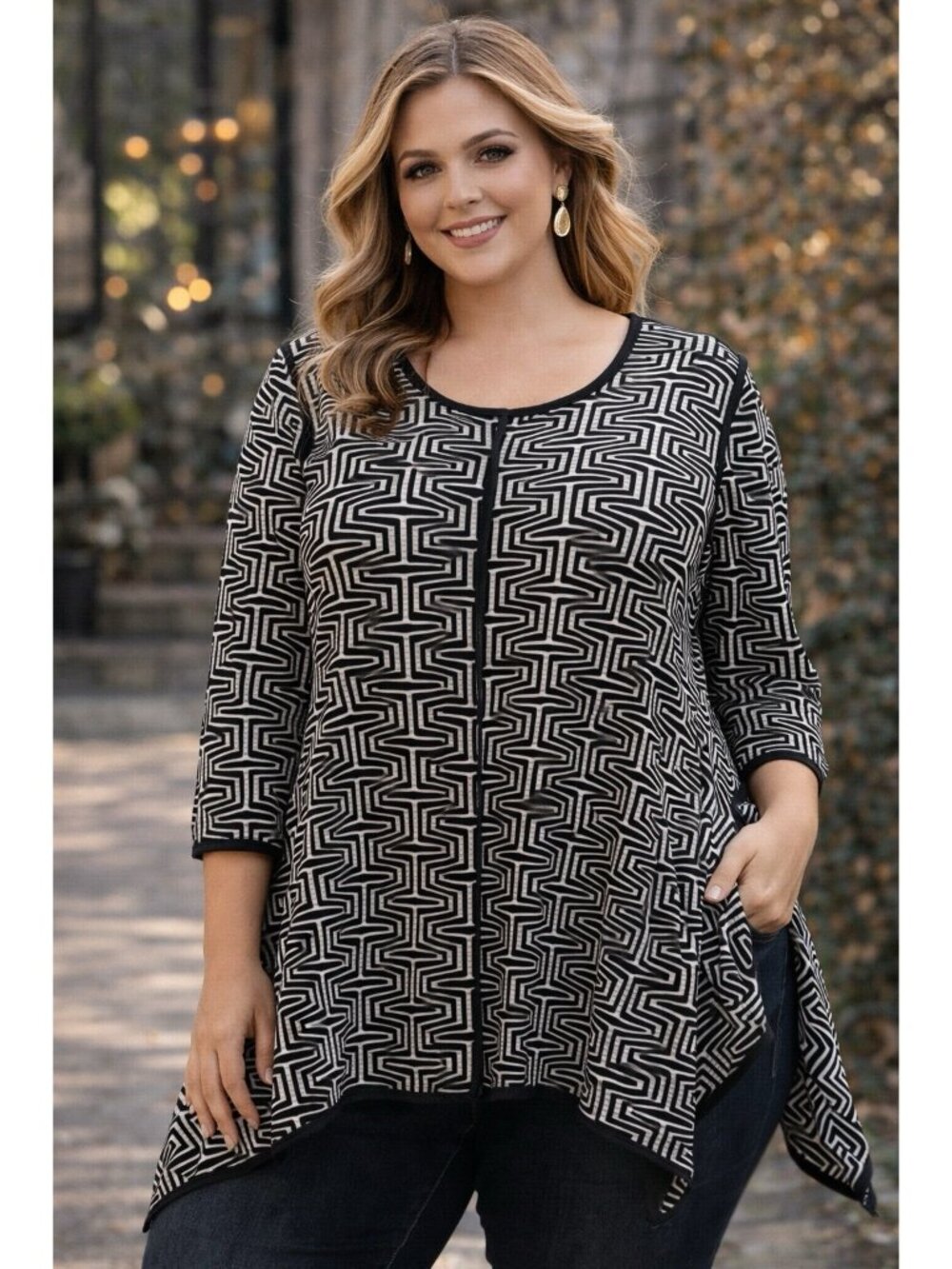 Ali Miles 2X Black White Geometric Tunic Top Asymmetrical Hem Plus Size 2X Woman